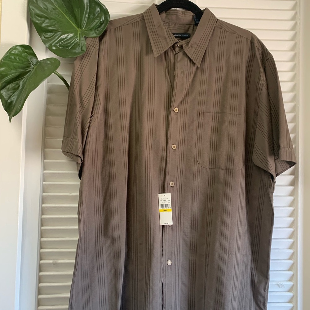 VAN HEUSEN BOTTOMS DOWN SHIRT